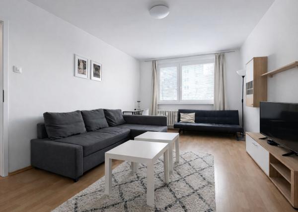 BE.LIVE COMPANY- PRENÁJOM- 2-IZBOVÝ BYT- RUŽINOV- REZEDOVÁ ULICA- PRI OC RETRO 