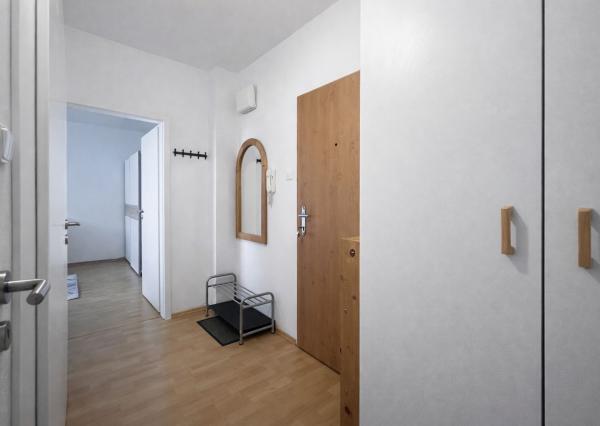 BE.LIVE COMPANY- PRENÁJOM- 2-IZBOVÝ BYT- RUŽINOV- REZEDOVÁ ULICA- PRI OC RETRO 