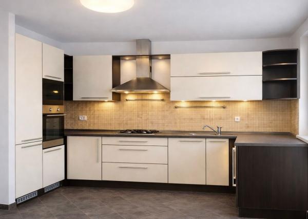 BE.LIVE COMPANY - NA PREDAJ – VEĽKORYSÝ 3-IZBOVÝ BYT S 4 BALKÓNMI – VEĽKÁ PIVNICA - PARKING - STUPAVA, DLHÁ ULICA