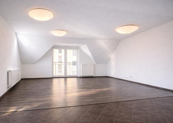 BE.LIVE COMPANY - NA PREDAJ – VEĽKORYSÝ 3-IZBOVÝ BYT S 4 BALKÓNMI – VEĽKÁ PIVNICA - PARKING - STUPAVA, DLHÁ ULICA