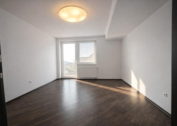 BE.LIVE COMPANY - NA PREDAJ – VEĽKORYSÝ 3-IZBOVÝ BYT S 4 BALKÓNMI – VEĽKÁ PIVNICA - PARKING - STUPAVA, DLHÁ ULICA