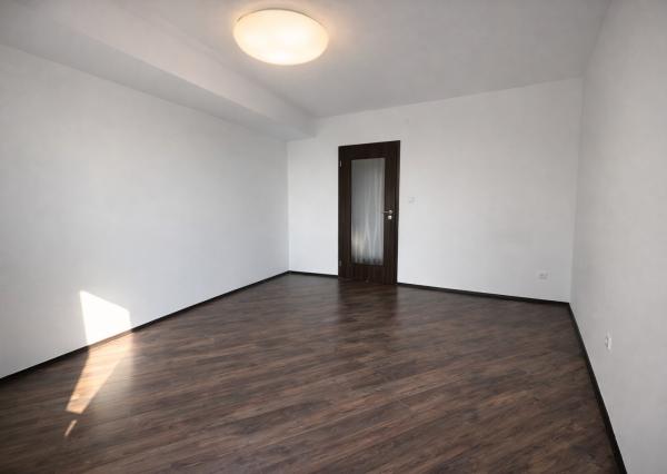 BE.LIVE COMPANY - NA PREDAJ – VEĽKORYSÝ 3-IZBOVÝ BYT S 4 BALKÓNMI – VEĽKÁ PIVNICA - PARKING - STUPAVA, DLHÁ ULICA