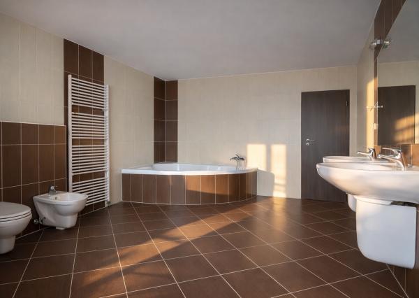 BE.LIVE COMPANY - NA PREDAJ – VEĽKORYSÝ 3-IZBOVÝ BYT S 4 BALKÓNMI – VEĽKÁ PIVNICA - PARKING - STUPAVA, DLHÁ ULICA