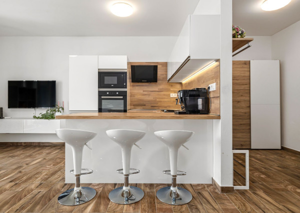 BE.LIVE COMPANY- PREDAJ- 2- IZBOVÝ- DIZAJNOVÝ- BYT-KLIMATIZÁCIA- PARKOVACIE STÁTIA-NOVÁ DEDINKA