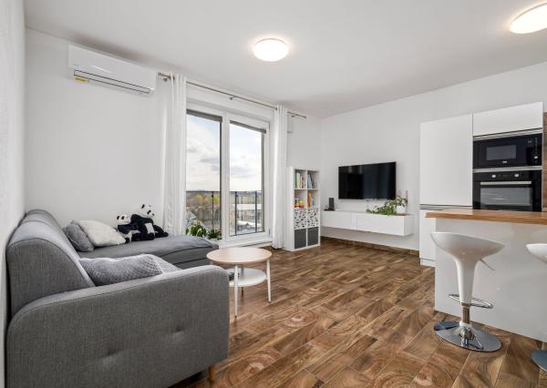 BE.LIVE COMPANY- PREDAJ- 2- IZBOVÝ- DIZAJNOVÝ- BYT-KLIMATIZÁCIA- PARKOVACIE STÁTIA-NOVÁ DEDINKA