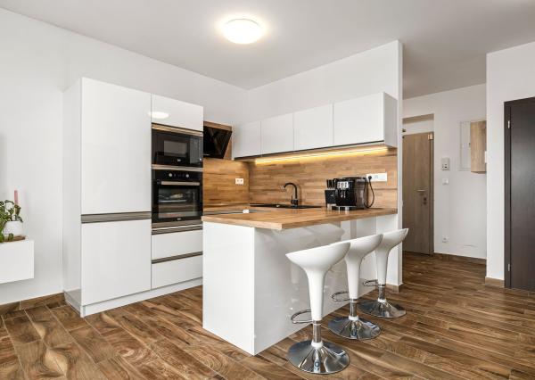 BE.LIVE COMPANY- PREDAJ- 2- IZBOVÝ- DIZAJNOVÝ- BYT-KLIMATIZÁCIA- PARKOVACIE STÁTIA-NOVÁ DEDINKA