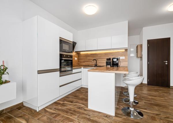 BE.LIVE COMPANY- PREDAJ- 2- IZBOVÝ- DIZAJNOVÝ- BYT-KLIMATIZÁCIA- PARKOVACIE STÁTIA-NOVÁ DEDINKA