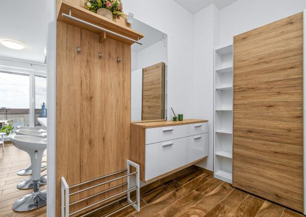 BE.LIVE COMPANY- PREDAJ- 2- IZBOVÝ- DIZAJNOVÝ- BYT-KLIMATIZÁCIA- PARKOVACIE STÁTIA-NOVÁ DEDINKA