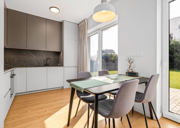 BE.LIVE COMPANY- PREDAJ- RODINNÝ DOM- TERASA- ZÁHRADA- MALINOVO- TRI VODY 