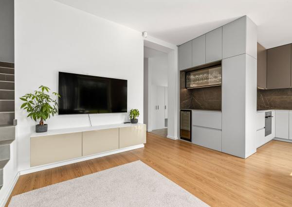 BE.LIVE COMPANY- PREDAJ- RODINNÝ DOM- TERASA- ZÁHRADA- MALINOVO- TRI VODY 