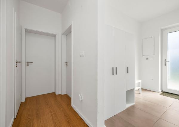 BE.LIVE COMPANY- PREDAJ- RODINNÝ DOM- TERASA- ZÁHRADA- MALINOVO- TRI VODY 