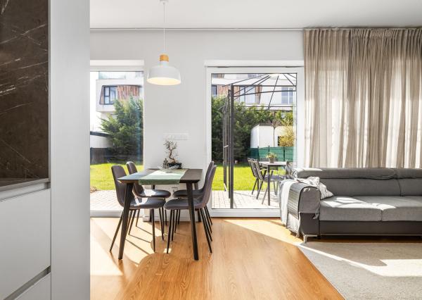 BE.LIVE COMPANY- PREDAJ- RODINNÝ DOM- TERASA- ZÁHRADA- MALINOVO- TRI VODY 