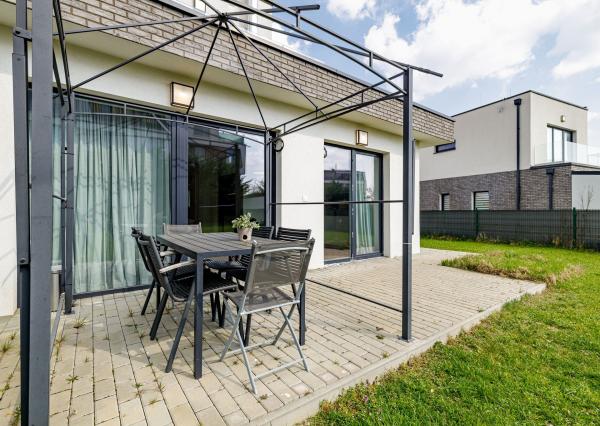 BE.LIVE COMPANY- PREDAJ- RODINNÝ DOM- TERASA- ZÁHRADA- MALINOVO- TRI VODY 