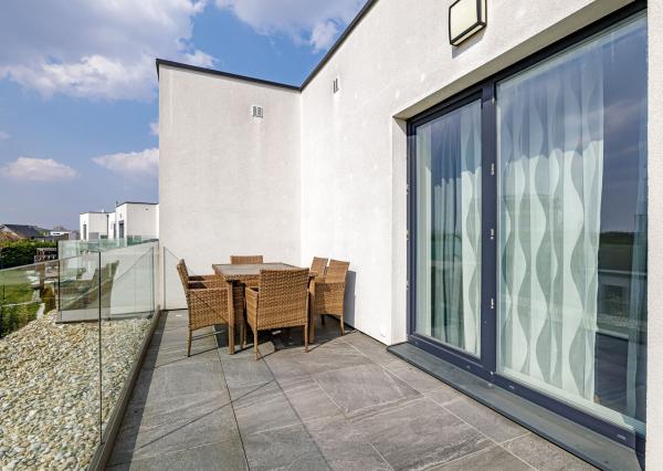 BE.LIVE COMPANY- PREDAJ- RODINNÝ DOM- TERASA- ZÁHRADA- MALINOVO- TRI VODY 