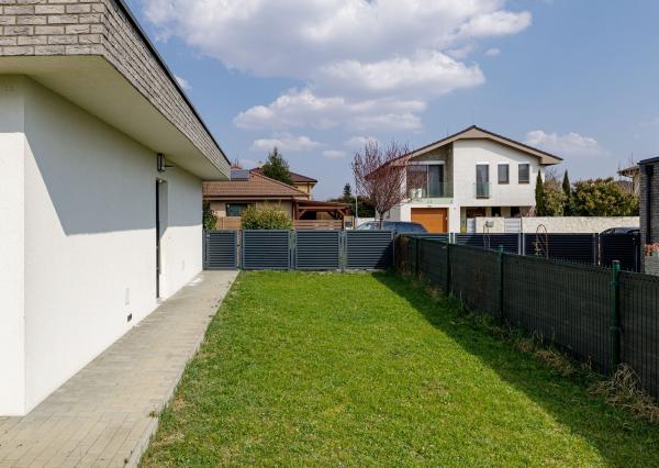 BE.LIVE COMPANY- PREDAJ- RODINNÝ DOM- TERASA- ZÁHRADA- MALINOVO- TRI VODY 