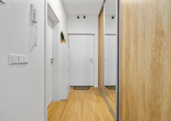 BE.LIVE COMPANY | NA PREDAJ | ŠTÝLOVÝ 1-IZBOVÝ BYT | ZARIADENÝ NA MIERU | BALKÓN | KOBKA V CENE | TEHELNÉ POLE - BAJKALSKÁ