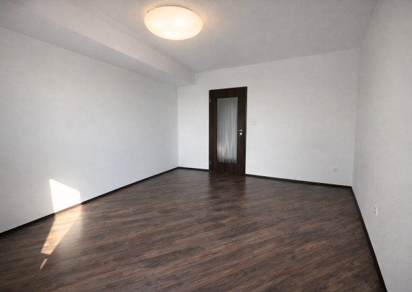 BE.LIVE COMPANY - NA PREDAJ – VEĽKORYSÝ 3-IZBOVÝ BYT S 4 BALKÓNMI – VEĽKÁ PIVNICA - PARKING - STUPAVA, DLHÁ ULICA