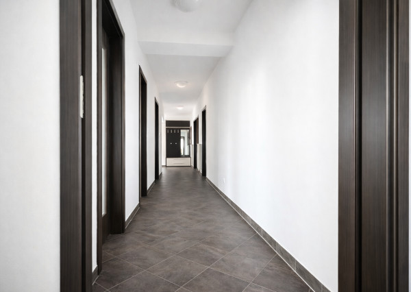 BE.LIVE COMPANY - NA PREDAJ – VEĽKORYSÝ 3-IZBOVÝ BYT S 4 BALKÓNMI – VEĽKÁ PIVNICA - PARKING - STUPAVA, DLHÁ ULICA