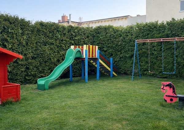 BE.LIVE COMPANY - NA PREDAJ – VEĽKORYSÝ 3-IZBOVÝ BYT S 4 BALKÓNMI – VEĽKÁ PIVNICA - PARKING - STUPAVA, DLHÁ ULICA