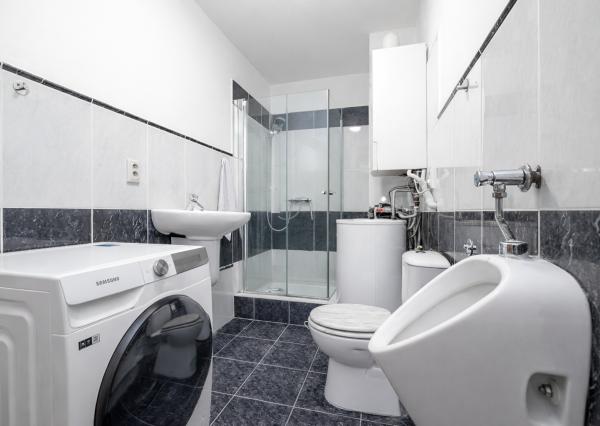 BE.LIVE COMPANY- PREDAJ- 4-IZBOVÝ- RODINNÝ DOM- GARÁŽ- VÍRIVKA- VEĽKÝ POZEMOK- TUREŇ- SENEC 