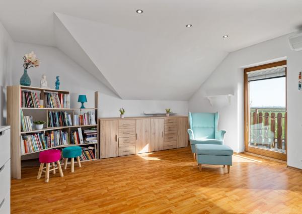 BE.LIVE COMPANY- PREDAJ- 4-IZBOVÝ- RODINNÝ DOM- GARÁŽ- VÍRIVKA- VEĽKÝ POZEMOK- TUREŇ- SENEC 