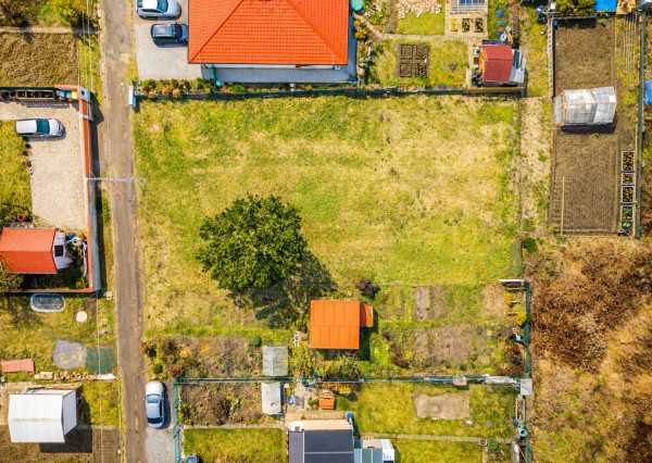 BE.LIVE COMPANY – NA PREDAJ SLNEČNÝ POZEMOK - TICHÁ LOKALITA - BLÍZKO CENTRA - MALACKY