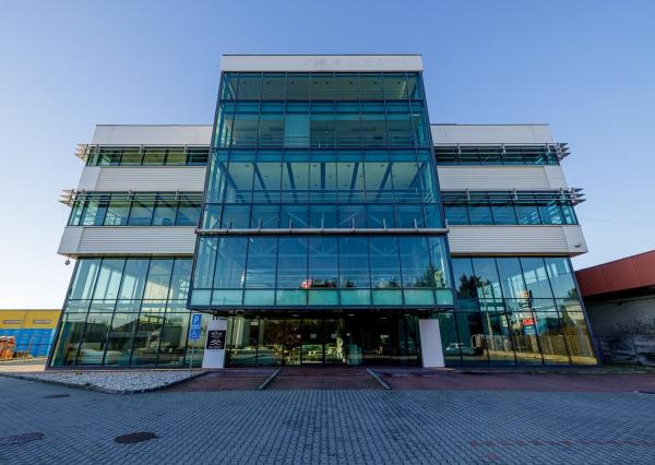 BE.LIVE COMPANY– PRENÁJOM– ADMINISTRATÍVNA BUDOVA– SHOWROOM- KANCELÁRIE- NOVOZÁMOCKÁ, NITRA