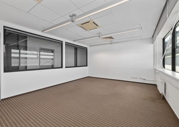 BE.LIVE COMPANY– PRENÁJOM– ADMINISTRATÍVNA BUDOVA– SHOWROOM- KANCELÁRIE- NOVOZÁMOCKÁ, NITRA