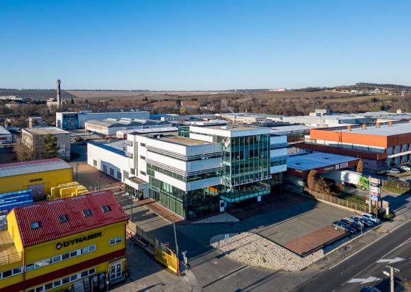 BE.LIVE COMPANY– PRENÁJOM– ADMINISTRATÍVNA BUDOVA– SHOWROOM- KANCELÁRIE- NOVOZÁMOCKÁ, NITRA