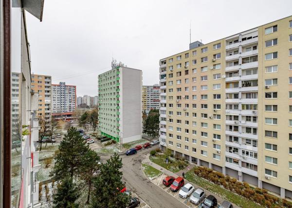 REZERVOVANÝ-BE.LIVE COMPANY-PREDAJ- KRÁSNY- 3-IZBOVÝ- BYT- PETRŽALKA