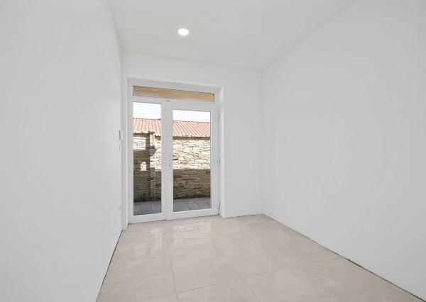 BE.LIVE COMPANY- PREDAJ- 4-IZBOVÝ MODERNÝ BUNGALOV S BAZÉNOM- MILOSLAVOV