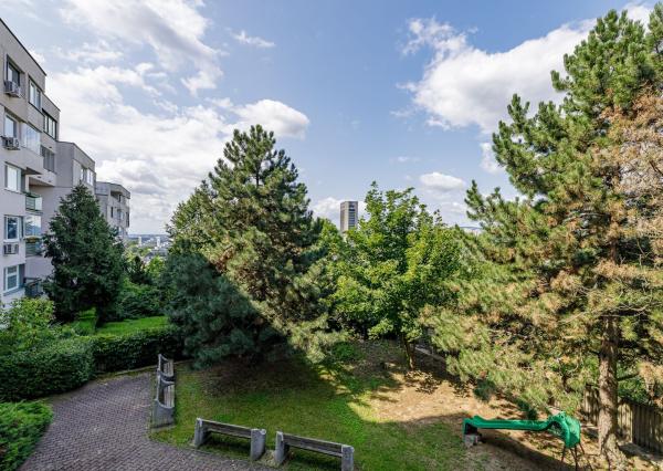 BE.LIVE COMPANY- NA PRENÁJOM- KRÁSNY- 3-IZBOVÝ BYT- 99m2- PARKOVACIE MIESTO- STARÉ MESTO- MARTINENGOVA ULICA