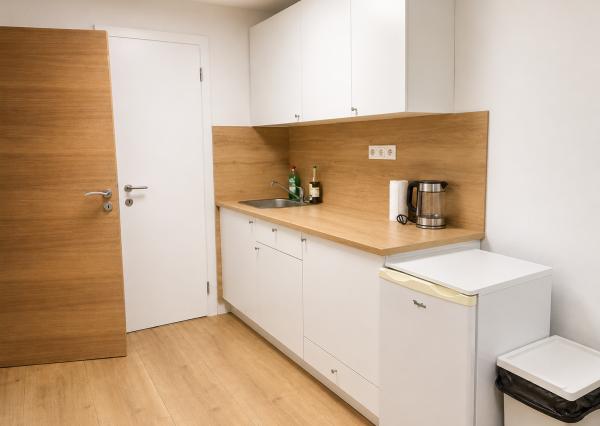 BE.LIVE COMPANY- NA PREDAJ- 1000m2- KOMERČNÝ PRIESTOR- POLYFUNKČNÁ BUDOVA- RUŽINOV- KOMÁRŇANSKÁ ULICA 