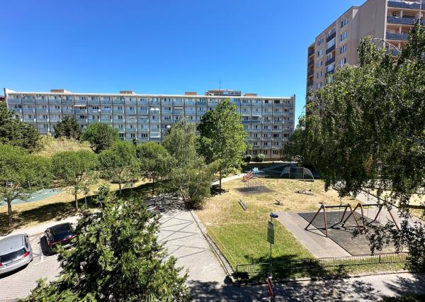 BE.LIVE COMPANY– NA PREDAJ– 2,5-IZBOVÝ BYT -LOGGIA - PIVNICA – BRATISLAVA NOVÉ MESTO - ČESKOSLOVENSKÝCH PARAŠUTISTOV