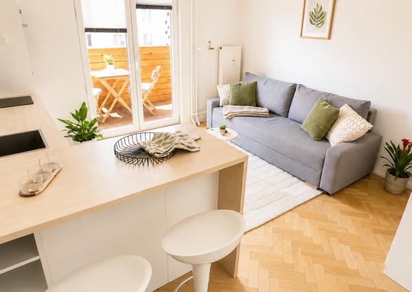 OFF PONUKA- NA PREDAJ- KOMPLETNE ZREKONŠTRUOVANÝ - MODERNÝ 1- IZBOVÝ BYT S ODDELENOU SPÁĽŇOU A BALKÓNOM- BRATISLAVA- NOVÉ MESTO- ČSL PARAŠUTISTOV 