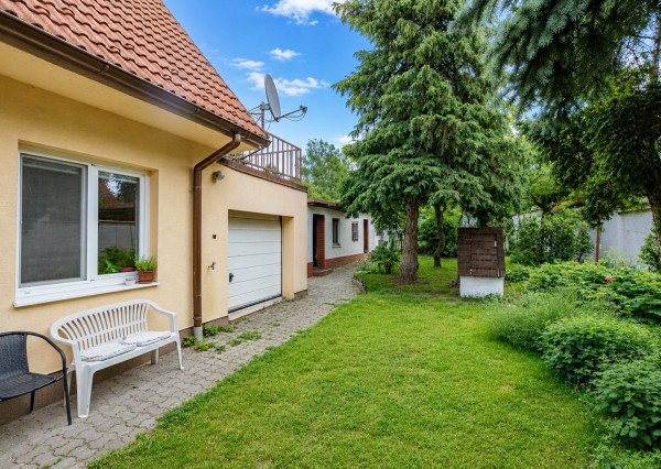 BE.LIVE COMPANY – NA PREDAJ – VEĽKORYSÝ RODINNÝ DOM S PRÍSTAVBOU – ZÁHORSKÁ BYSTRICA – DONSKÁ ULICA