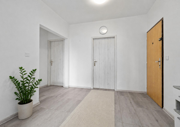 BE.LIVE- PREDAJ- PRIESTRANNÝ- 3- IZBOVÝ- BYT- LOGGIA- PIVNICA- KAPICOVÁ- PETRŽALKA