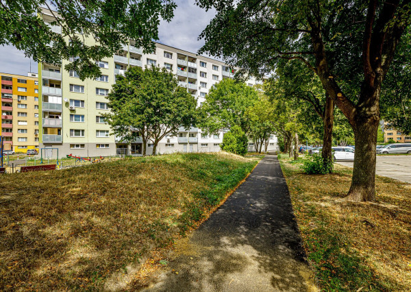 BE.LIVE- PREDAJ- PRIESTRANNÝ- 3- IZBOVÝ- BYT- LOGGIA- PIVNICA- KAPICOVÁ- PETRŽALKA