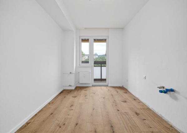 BE.LIVE COMPANY- NA PREDAJ- mZREKONŠTRUOVANÝ- 3- IZBOVÝ BYT- LOGGIA- PIVNIČNÁ KOBKA- NOBELOVA ULICA- BRATISLAVA