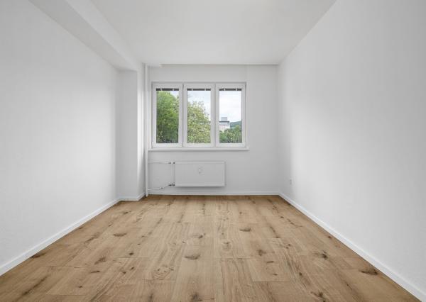 BE.LIVE COMPANY- NA PREDAJ- mZREKONŠTRUOVANÝ- 3- IZBOVÝ BYT- LOGGIA- PIVNIČNÁ KOBKA- NOBELOVA ULICA- BRATISLAVA