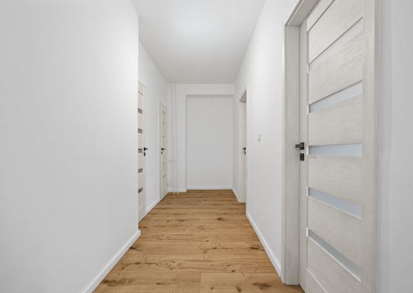 BE.LIVE COMPANY- NA PREDAJ- mZREKONŠTRUOVANÝ- 3- IZBOVÝ BYT- LOGGIA- PIVNIČNÁ KOBKA- NOBELOVA ULICA- BRATISLAVA