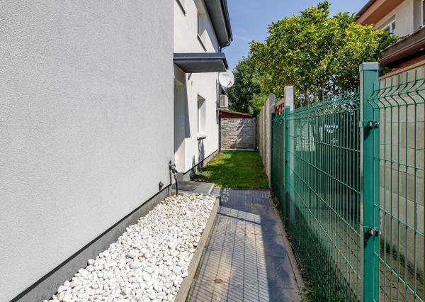 BE.LIVE COMPANY- PREDAJ- 3- IZBOVÝ MEZONET- ZÁHRADA- DVE PARKOVACIE MIESTA- RIEČNA ULICA- ROVINKA