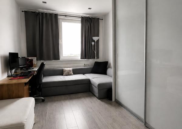 OFF PONUKA – NA PREDAJ – PRIESTRANNÝ 3-IZBOVÝ BYT – 69 m² + LODŽIA – KLIMATIZÁCIA – BUDATÍNSKA – PETRŽALKA