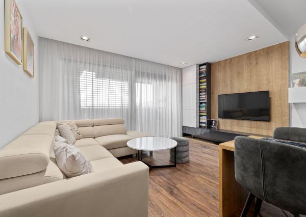 PREDANÝ - BE.LIVE COMPANY- MODERNÝ 2-IZBOVÝ BYT - ARCHITEKTONICKÝ DIZAJN – S DVOMA BALKÓNMI – NOVOSTAVBA – TEHELNÉ POLE- BRATISLAVA