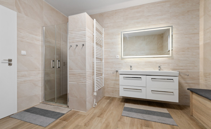 PREDANÉ- 4 IZBOVÝ- BUNGALOV-109m2- MILOSLAVOV - fotografia 15