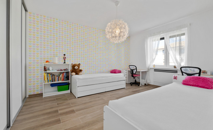 PREDANÉ- 4 IZBOVÝ- BUNGALOV-109m2- MILOSLAVOV - fotografia 13