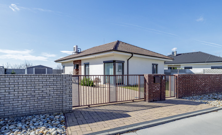PREDANÉ- 4 IZBOVÝ- BUNGALOV-109m2- MILOSLAVOV - fotografia 28