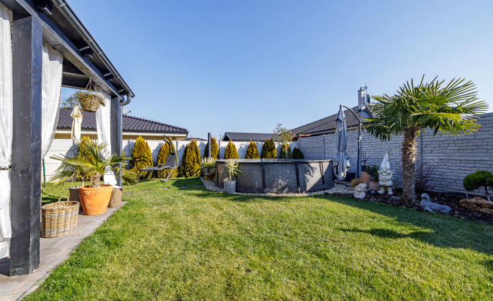 PREDANÉ- 4-IZBOVÝ BUNGALOV- POZEMOK 600m²-HAMULIAKOVO - fotografia 13