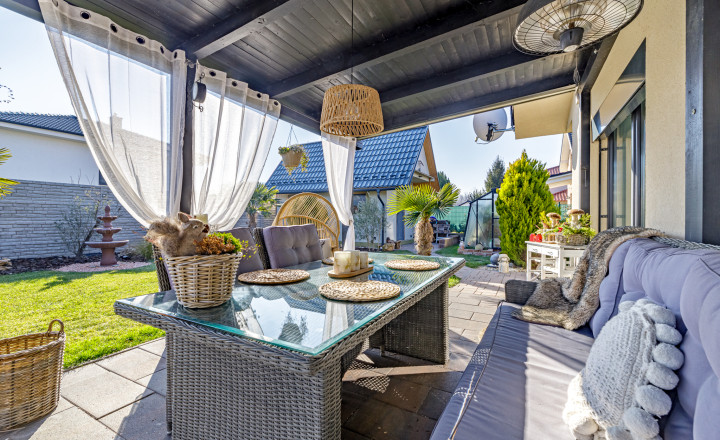 PREDANÉ- 4-IZBOVÝ BUNGALOV- POZEMOK 600m²-HAMULIAKOVO - fotografia 11
