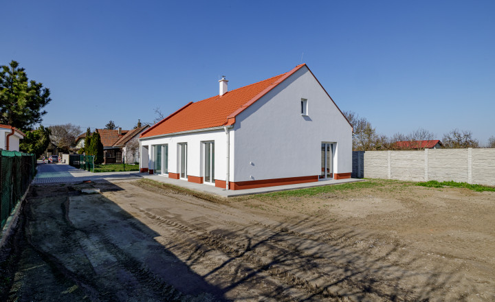 PREDANÉ- PREDAJ- 4- IZBOVÝ- BUNGALOV-KOSTOLNÁ PRI DUNAJI - fotografia 12